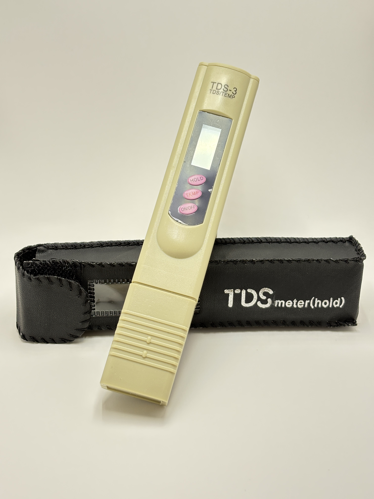 IMG_5872.webp Digital Handheld TDS Meter With Carrying Case, 0 - 9990 ppm TDS Measurement Range, 1 ppm Resolution, +/- 2% Readout Accuracy